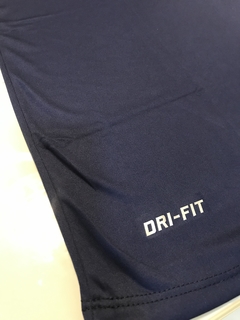 Camiseta dri-fit Nike azul escuro na internet