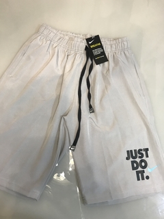 Bermuda Nike Just do it cinza