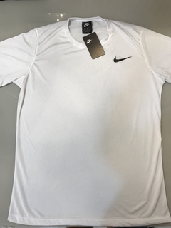 Camiseta dri-fit Nike branca