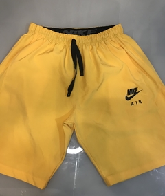 Bermuda Nike Air amarela