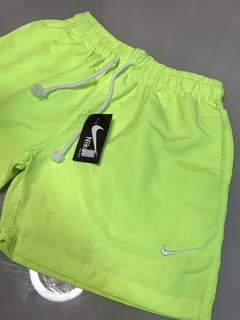 Bermuda mauricinho Nike verde - comprar online