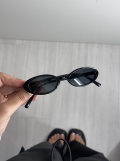 Óculos Oval Acetato Preto na internet