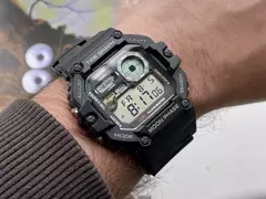 Reloj Casio Moon Phase Ws-1700h-1A Negro - comprar online