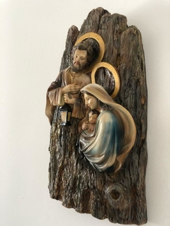 Imagem da Sagrada Família em Gesso Pintada à mão com Efeito Madeira na internet