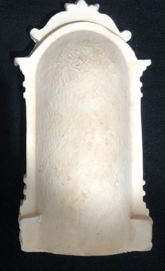 Imagem da Capela Sagrada Família em Gesso Pintada à mão com Pintura Monocromática cor Marfim - Ateliê Santa Pureza
