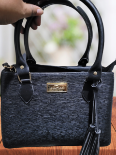 Bolsa Lorena Willibags com Alça Transversal na internet