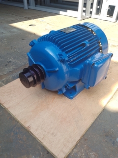 Motor Eberle 7,5 cv trifásico de baixa - Léo Máquinas