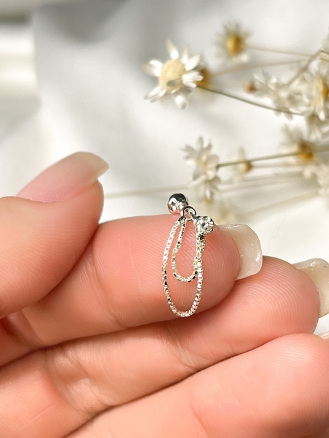 Piercing reto strass e bolinha com fio