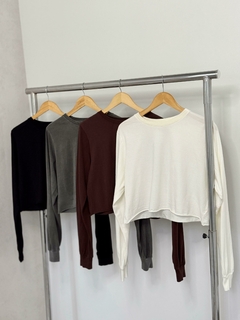 CROPPED ZOE na internet