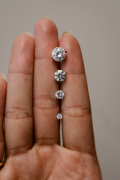 Brinco Ponto de Luz Moissanite - Prata 925 - comprar online