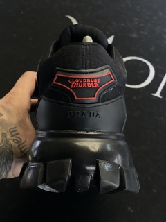 Prada Thunder na internet