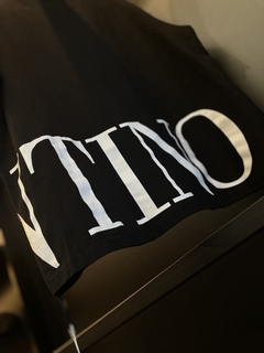 Valentino Oversized na internet