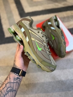 NIKE SHOX / SUPREME GREEN