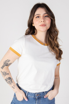RINGER TEE OFF WHITE + MOSTARDA