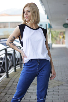 REGATA RAGLAN BRANCO / PRETO