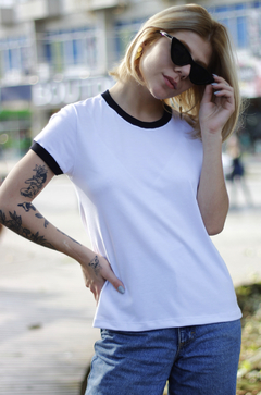 RINGER TEE BRANCO + PRETO