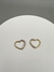 Piercing coração dourado cravejado para daith - Amayka Pratas