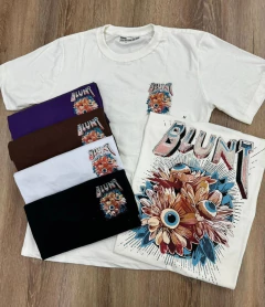 Camiseta Blunt eyes flowers