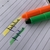 Marca-texto fluorescente verde em gel