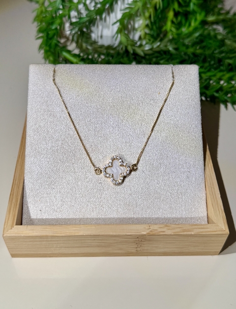 CORRENTE TREVO COM MADREPÉROLA