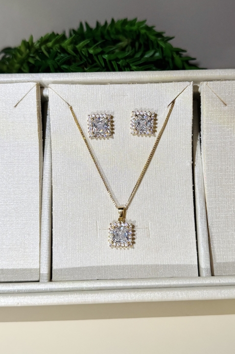 CONJUNTO QUADRADO COM PEDRA ZIRCO ESPETADINHO