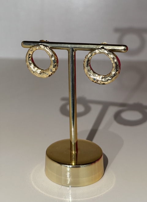 BRINCO REDONDO AMASSADO VAZADO - P