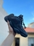 Yeezy 500 Black Utility camurça Tênis Yeezy recortes camurça Estilo único Yeezy 500 Tênis Yeezy recortes tela Moda urbana Yeezy 500 Tênis Yeezy bico arredondado Yeezy 500 fechamento por amarração Design exclusivo Yeezy 500 Tênis Yeezy detalhe tira linguet