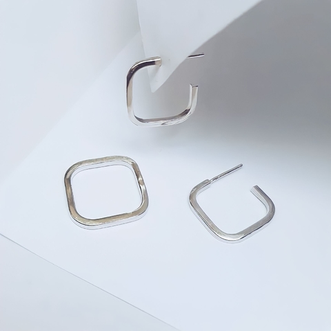 Mini Argola Quadrada Prata 950