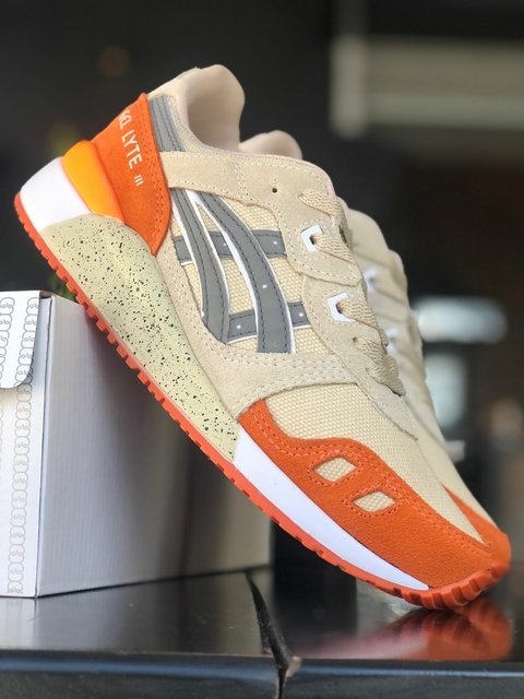 TÊNIS ASICS EM COURO