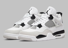 Jordan 4 Retro Military Black en internet