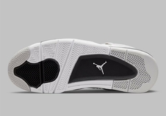Jordan 4 Retro Military Black en internet