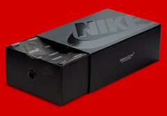 Imagen de Dunk High 85 Gym Red Undercover UBA
