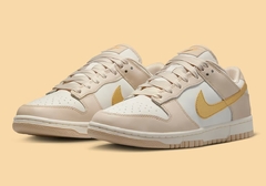 Dunk Low Metallic Gold en internet