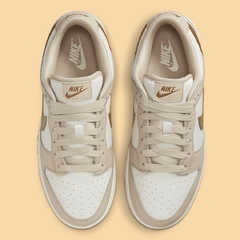 Imagen de Dunk Low Metallic Gold