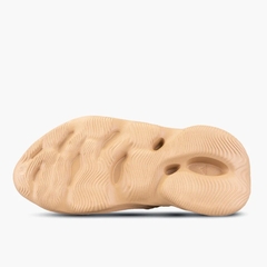 Yeezy Foam RNNR Ochre en internet