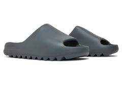 Yeezy Slide Grey en internet