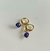 Brinco em formato de argola, com pendente de ouro grego, banho hipoalergênico no ouro 18k.