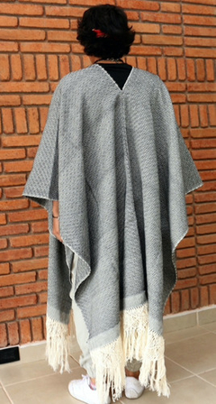 Poncho Ruana Rombo Hecho En Telar - Lari Moda