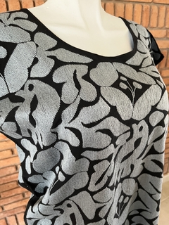 Blusa Jalapa con Bordados de un solo color Hecho a Mano Unitalla - tienda en línea