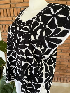 Imagen de Blusa Jalapa con Bordados de un solo color Hecho a Mano Unitalla