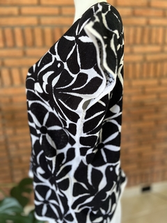 Blusa Jalapa con Bordados de un solo color Hecho a Mano Unitalla