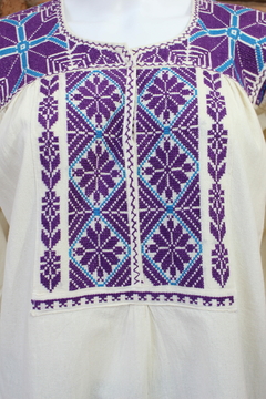 Imagen de Blusa bordada a mano Mod. Ejutla con bordados Multicolor Unitalla