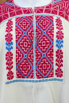 Imagen de Blusa bordada a mano Mod. Ejutla con bordados Multicolor Unitalla