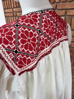 Imagen de Blusa bordada a mano Mod. Ejutla con bordados Multicolor Unitalla