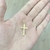 Pingente Crucifixo c/ Cristo em Relevo (2,8cmX1,7cm) (Banho Ouro 24k) na internet
