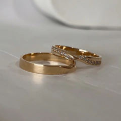 Par de Alianças Elenor Cravejada - comprar online