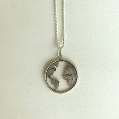 Colar Globo Mapa Ouro Branco