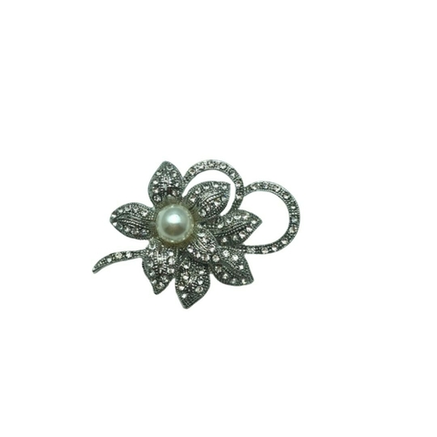 Broche Flor com Pérola Central Cravejado de Zircônia Cristal com Banho em Ródio - comprar online