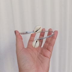 Bracelete Buzios na internet