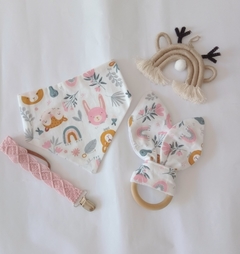 Babero bandana con orejitas mordillo